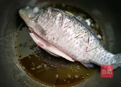 Braised crucian carp recipe 3