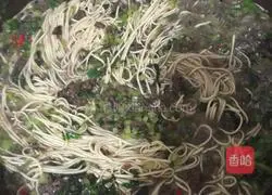 Illustration of how to make eel noodles 9