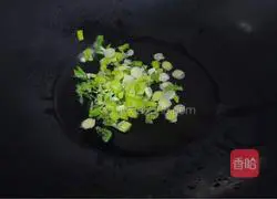 Illustration of how to make fried rice noodles with sea oysters 2