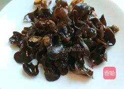 Illustration of how to make fish-flavored shredded pork during the Lantern Festival on the 15th day of the first lunar month 2