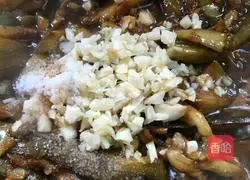 Illustration of how to steam eggplant with less oil 7