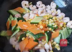 Illustration of how to make stir-fried shrimps 12