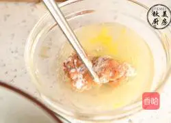 The secret of beach steak is crispy on the outside and tender on the inside.Eat the meat with a big bite~ Illustration of how to make it 11