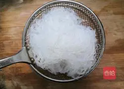 Illustration of how to make clam fans 5