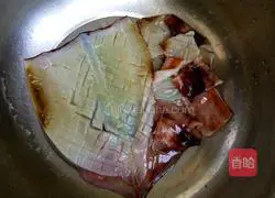 Illustration of how to make green pepper and squid flowers 1