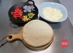 Illustration of how to make shrimp pizza 1