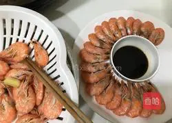 Illustration of how to make boiled shrimp 7