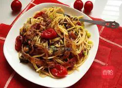 Illustration of how to make olive and bacon pasta 9