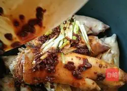 Illustration of how to make rice cooker sauced pig's trotters 6