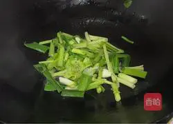 Illustration of how to make fried cauliflower with shrimps 2