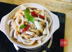 Illustration of how to make pork stewed vermicelli 5