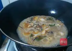 Illustration of Liu's Spicy Hotpot 8