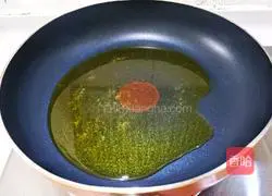 Fried steak with green pepper and carrot Illustration of how to do it 4