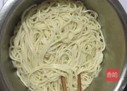 Illustration of how to make Hao's Shredded Chicken Cold Noodles 2