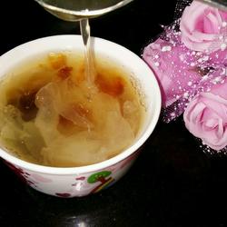 Peach Gum, Red Dates, Tremella and Lotus Seed Soup