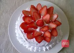DIY Strawberry Cream Cake Recipe Illustration 6