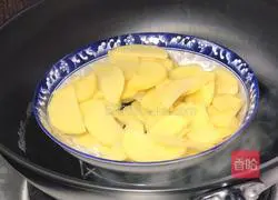 Illustration of Swallows Returning to their Nests 5