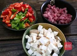 Illustration of how to make diced beef with king oyster mushroom 2