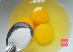 Illustration of how to make whitebait scrambled eggs 2