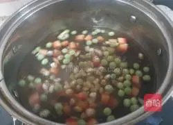 Illustration of how to make three-color quinoa dumplings 4