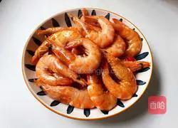 Illustration of how to make chicken wings, rice cakes and shrimps in pot 6