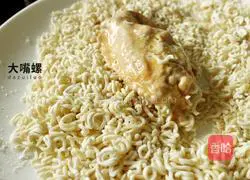  Illustration of how to make crispy special fried chicken wings 8