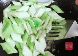 Illustration of how to make stir-fried loofah with minced garlic 14