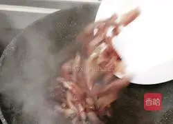 Illustration of how to stir-fry octopus tentacles in spicy sauce 3