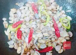 Illustration of how to make fried clams 6