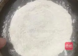 Illustration of how to make dry-fried river shrimp 2