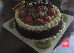 Strawberry Cream Cake (Eight Inch) Recipe Illustration 9