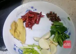 Illustration of how to make loach stewed tofu 2