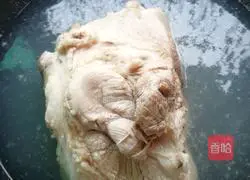 Illustration of how to make sauced pork knuckles 2