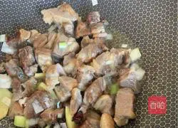 Illustration of how to make tomato beef brisket 7