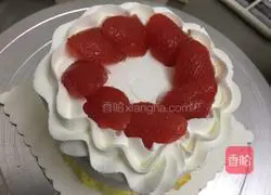 Strawberry Cream Cake Recipe Illustration 5