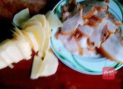 Illustration of how to make twice-cooked potato pork 2