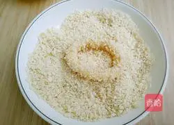 Illustration of how to make squid rings 5