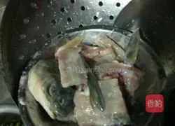 Illustration of how to cook fish with fresh pepper 3