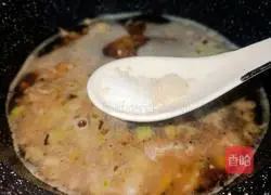 Illustration of how to make Scallop, Shrimp, Squid and Vermicelli Hot Pot 12