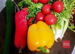 Illustration of how to make vegetable salad 1