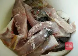 Illustration of home-style braised fish in sauce 1