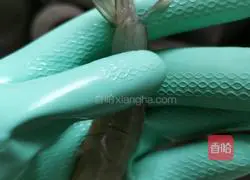 Illustration of how to make salt and pepper shrimps 1