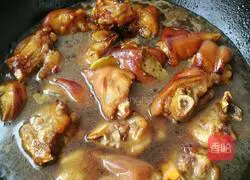 Illustration of Braised Pork Knuckles 9