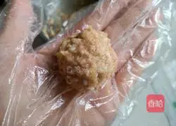 Illustration of how to make pearl meatballs 6