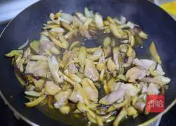 Illustration of how to make chicken leg rice 12 