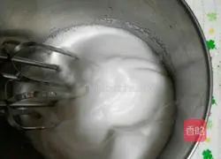 Strawberry Cream Cake Roll Recipe Illustration 4