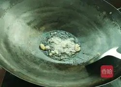 Illustration of how to make scrambled eggs with loofah 3