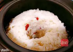 Illustration of how to nourish glutinous rice with wolfberry lily 9