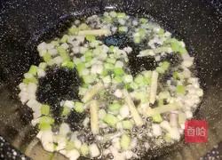 Illustration of how to make Scallop, Shrimp, Squid and Vermicelli Hotpot 5