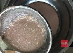 Cocoa flavored towel Illustration of how to make a roll 5